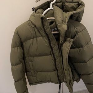 Army green super puff shorty